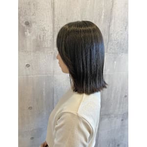 ぱつっとミディアム〈ARCH CHIAKI〉