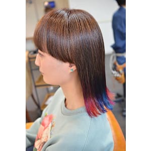 マッシュボブスタイルに裾カラー