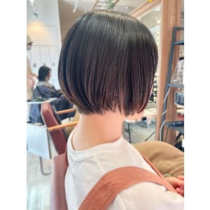 ショートボブ
