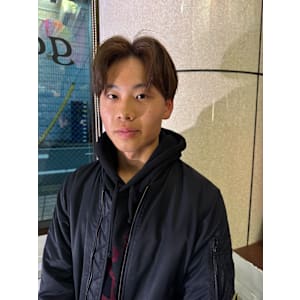 あなたの似合うがわかる！メンズ2ブロックセンターパート