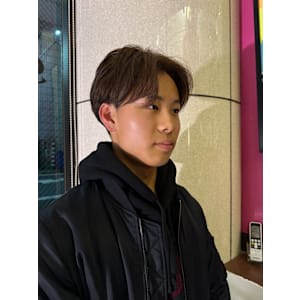 あなたの似合うがわかる！メンズ2ブロックセンターパート