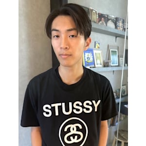 センターパート　マッシュショート　ストレート　眉カット