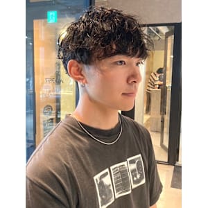 波巻きパーマ　ニュアンスパーマ　メンズショート　爽やか　