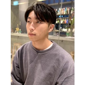 ストレート　センターパート　前髪ストレート　ビジネス　　