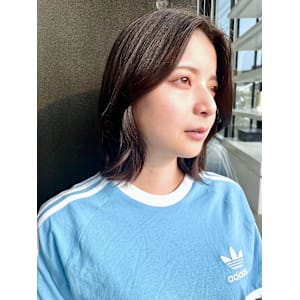 ブリーチなし　アッシュグレー　くびれヘア　ワンレンボブ