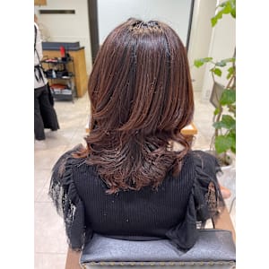 レイヤーカットで軽いスタイルに！