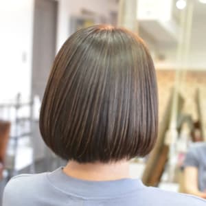 白髪活かしボブ