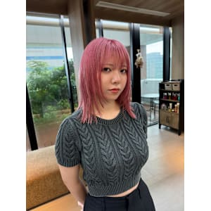 ピンクカラーレイヤーカット