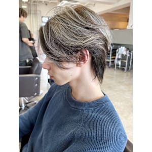 ウルフ　センターパート　アンブレラカラー　ミルクティーカラー