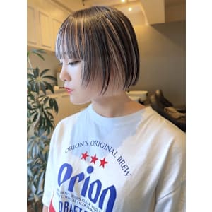 レイヤーボブ　アンブレラカラー　アッシグレー　ベージュ