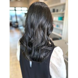 アッシュブラック　ブルーグレー　艶髪ロング　ロングレイヤー