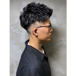 スキンフェード　スパイキーショート　無造作　アップバング