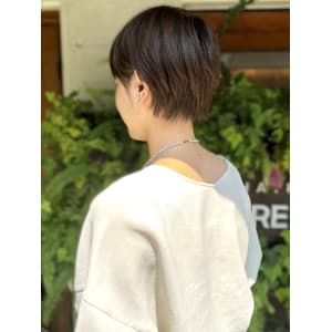 ハンサムショート　大人ショート　ブラウンベージュカラー