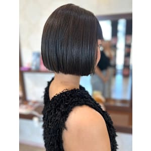 【MICHI 富田店　西村 亜矢】切りっぱなしボブ　アッシュ