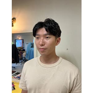 センターパートツーブロックパーマ