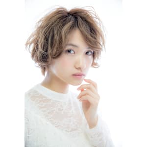 ピュアな透明感を楽しむ アンニュイショート