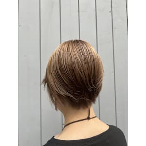 マロンベージュ