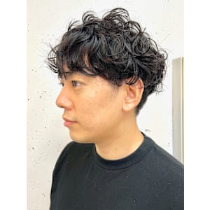 ２０代・３０代・４０代無造作クセ毛風大人メンズパーマ