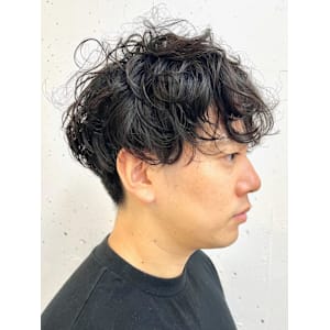 ２０代・３０代・４０代無造作クセ毛風大人メンズパーマ