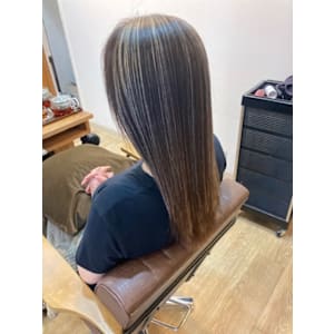 お客様髪質改善データ1390（ハイライトバレイヤージュ