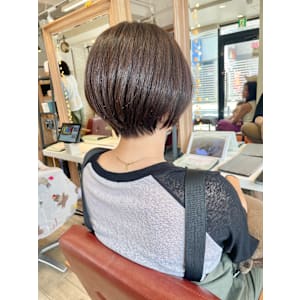 襟足スッキリショートスタイル