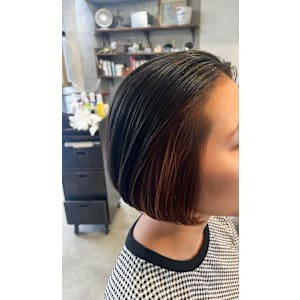 ショートボブ×インナーカラー
