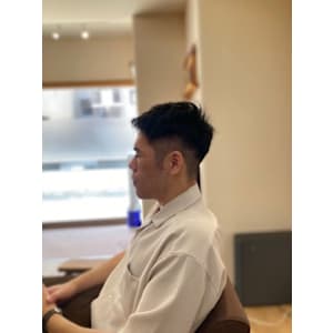 お客様髪質改善データ1393（ツーブロックショート）