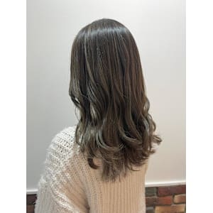 カーキグレージュ　お客様スタイル