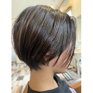 ショートボブ