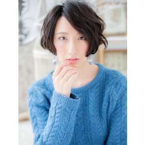 抜け感アシンメトリー前下がり小顔ミニボブ　アッシュブラック