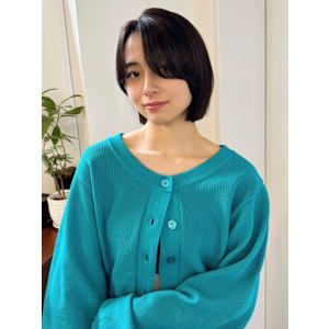 顎下ボブ/縮毛矯正/ネイビーブルー/艶カラー