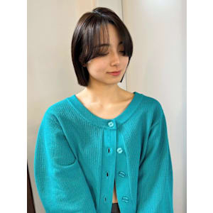 顎下ボブ/縮毛矯正/ネイビーブルー/艶カラー