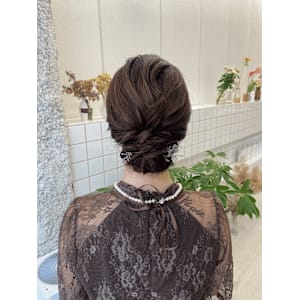 《花屋併設》シニヨンアレンジ