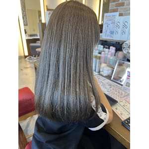 ハイトーンから入れるオリーブのヘアカラー