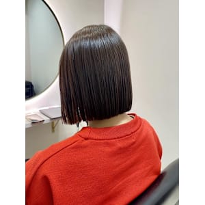 ツヤ髪×プツっとボブ