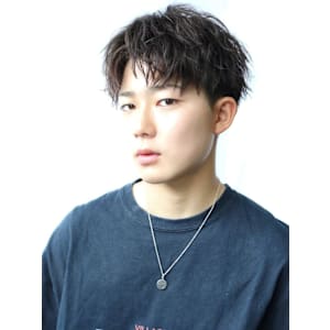 ショートランダムツーブロック刈り上げハーフアップ 福岡 天神