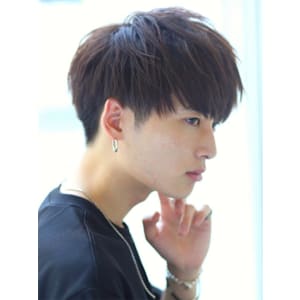 黒髪ツーブロックマッシュ 刈り上げ ナチュラル 福岡 天神