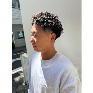 あなたの似合うがわかる！メンズ　2ブロックショートパーマ