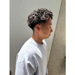 あなたの似合うがわかる！メンズ　2ブロックショートパーマ