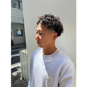 あなたの似合うがわかる！メンズ　2ブロックショートパーマ