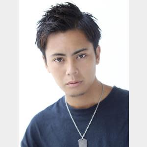 シチサンショート ツーブロック 刈り上げ黒髪アップバング