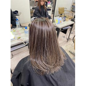 シルバーハイライトケアブリーチ前髪イメチェン所沢