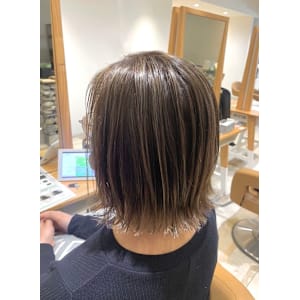 肩上ボブ×ハイライト