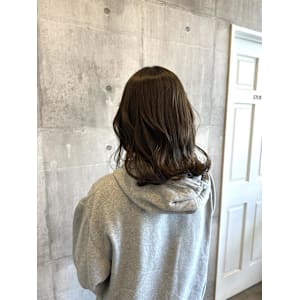 ブラウンカラー