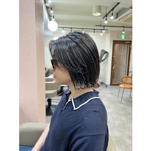 メンズ切りっぱなしミディアム×ナチュラルハイライト