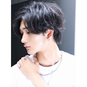 黒髪センターパート スパイラル シャドウパーマ 福岡 天神