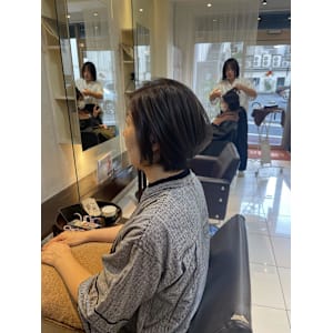 脱白髪染めハイライトカラー