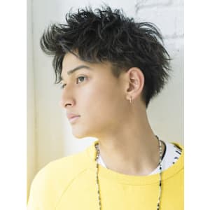 フェザーパーマアップバングショート ツーブロック 刈り上げ