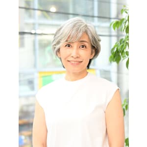 【えがお美容室 奈良店】50代60代から◎グレイヘアショート