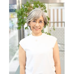 【えがお美容室 奈良店】50代60代から◎グレイヘアショート